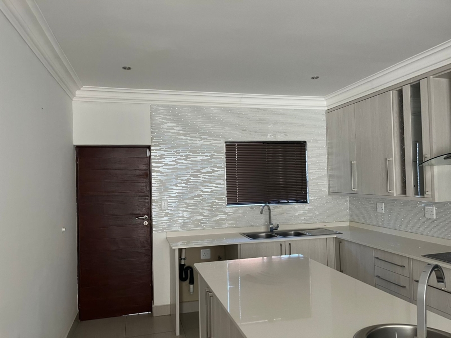 4 Bedroom Property for Sale in Heuwelsig Free State